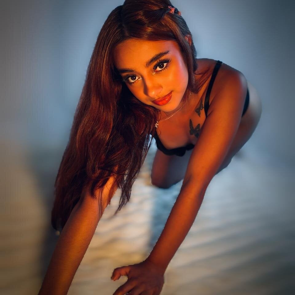 Ari_Rousse_ Chatroom