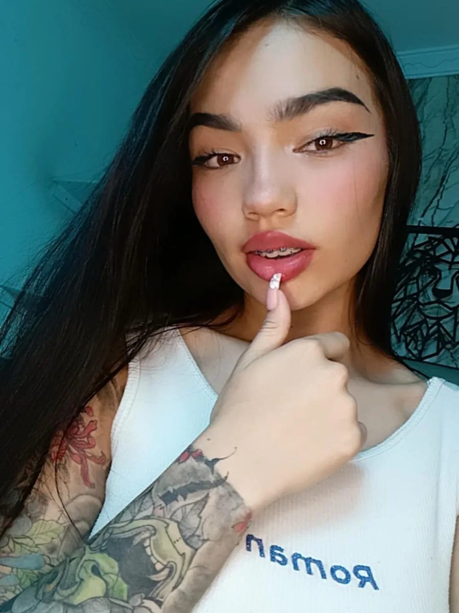 Aria__Lakshmi Chatroom