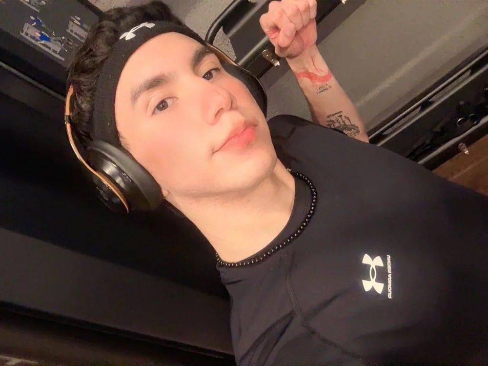 Ariel_Jhons Chatroom