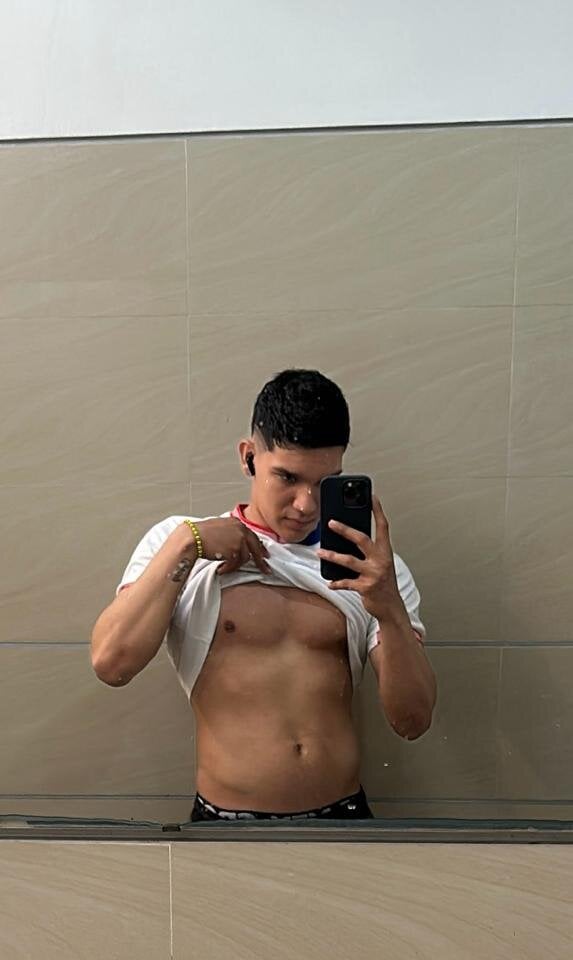 Arthur_Holland Chatroom