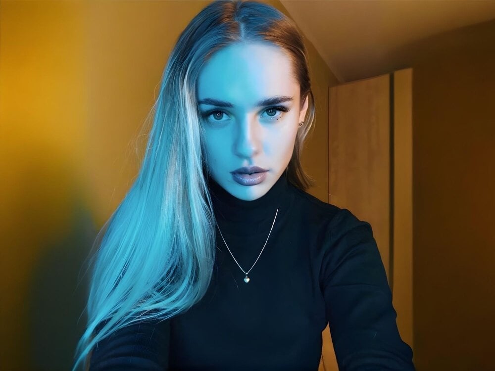 Ashley-Creams Chatroom