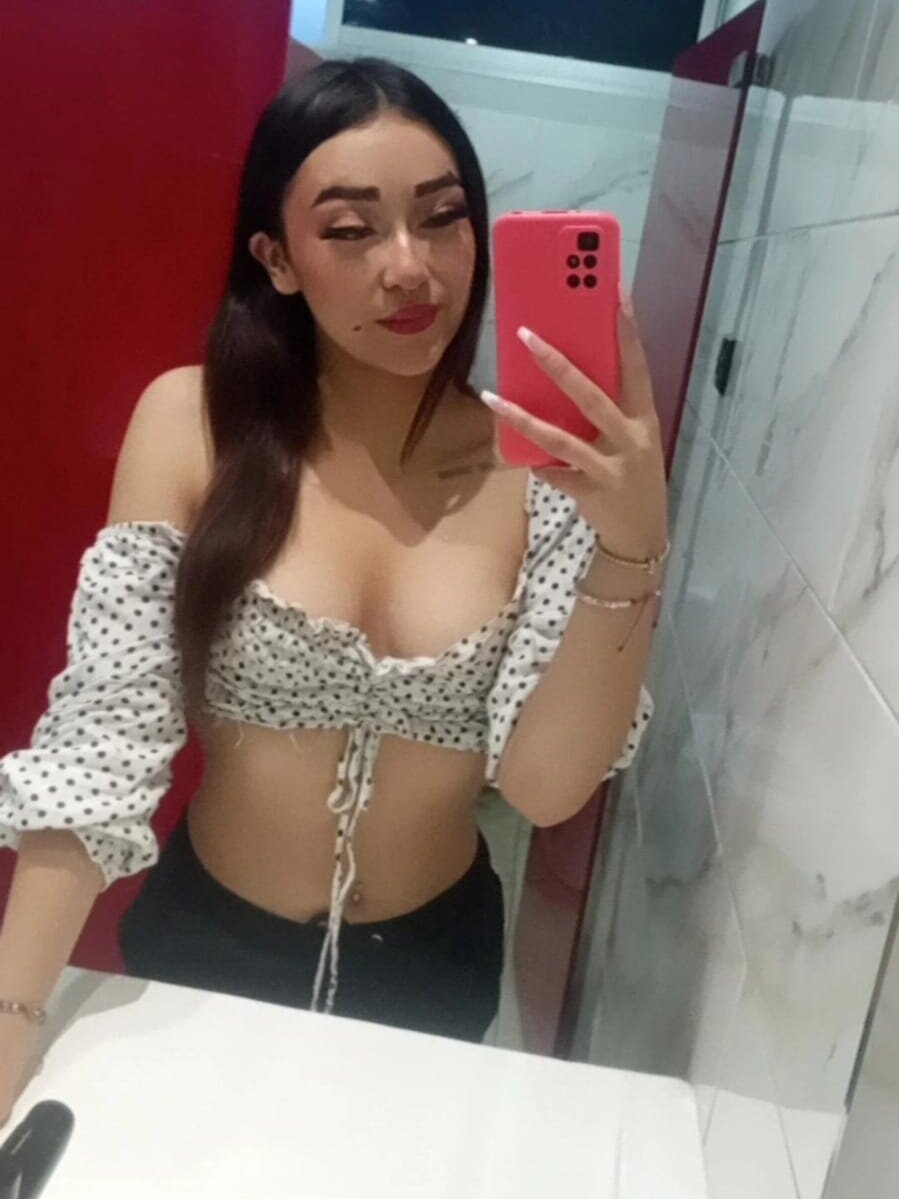 AshleyPinkk_ Chatroom