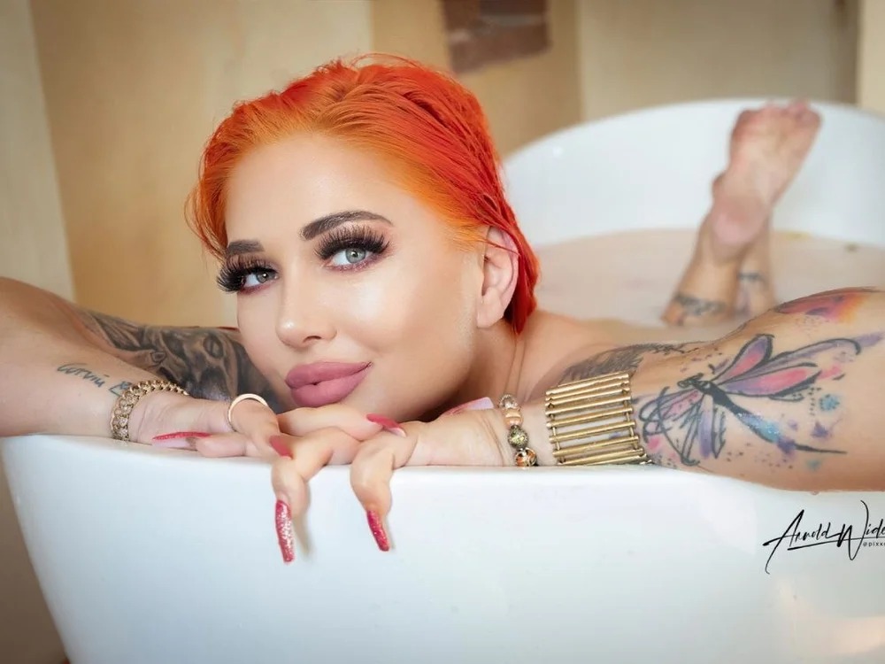 AshleyRedlips Chatroom
