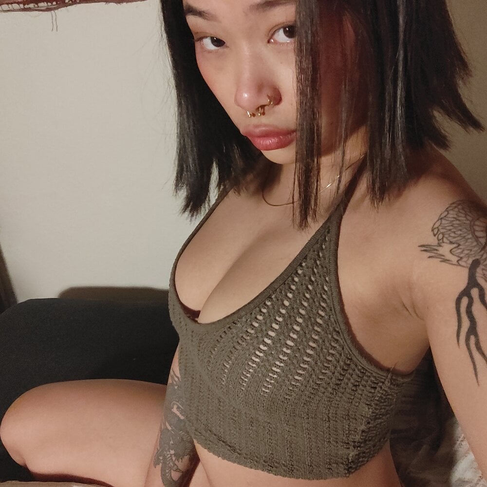 AsianChii Chatroom