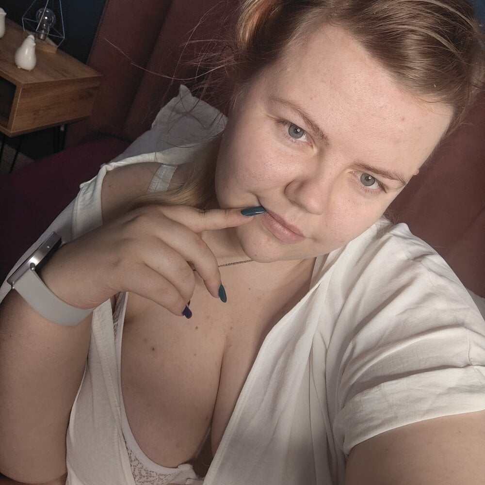 AsmiTKeyn Webcam Profile Picture AsmiTKeyn Chatroom