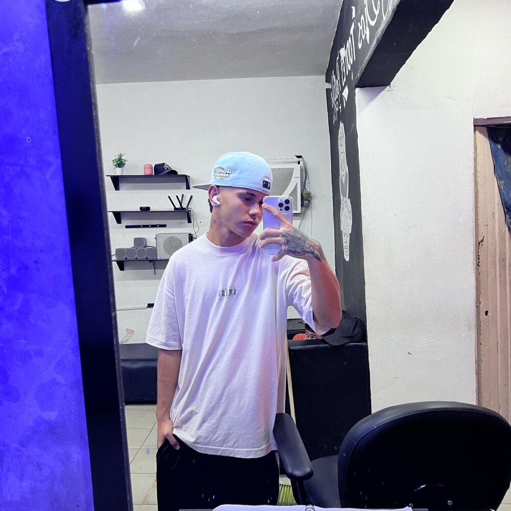 Asmodeus_Bigcock Chatroom