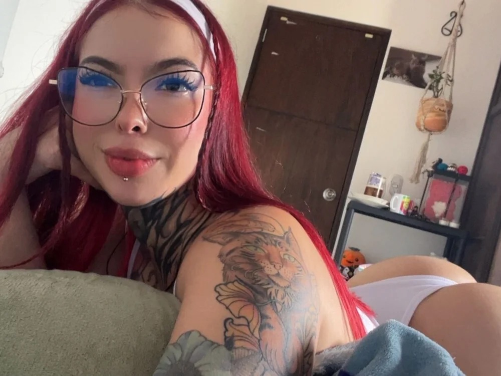 Atenea_Red Chatroom