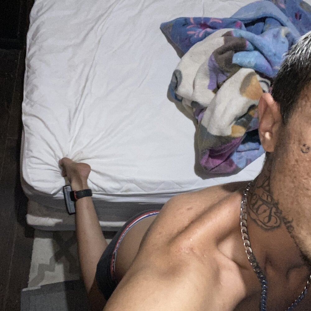 Atentadinh00 Chatroom