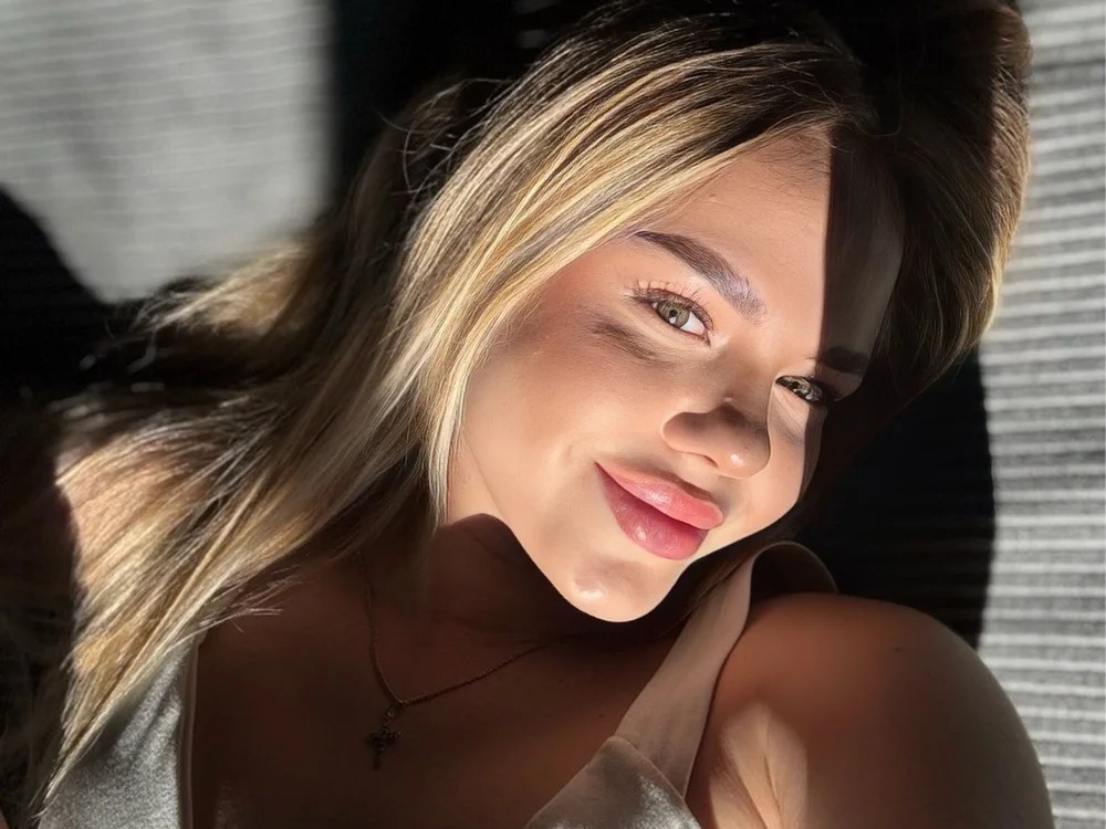 AuroraMore Chatroom