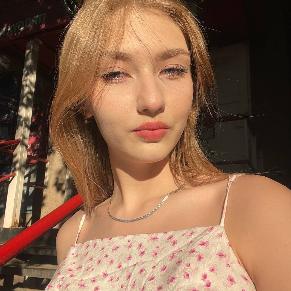 AveryBerkson Chatroom