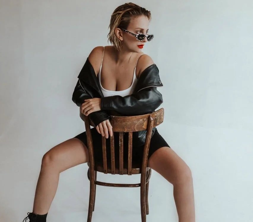 Avery_Wilson Chatroom