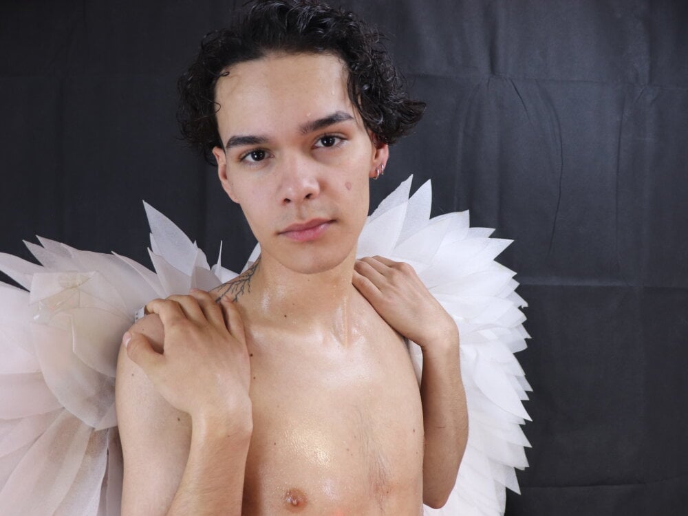 AxelWolfe Chatroom