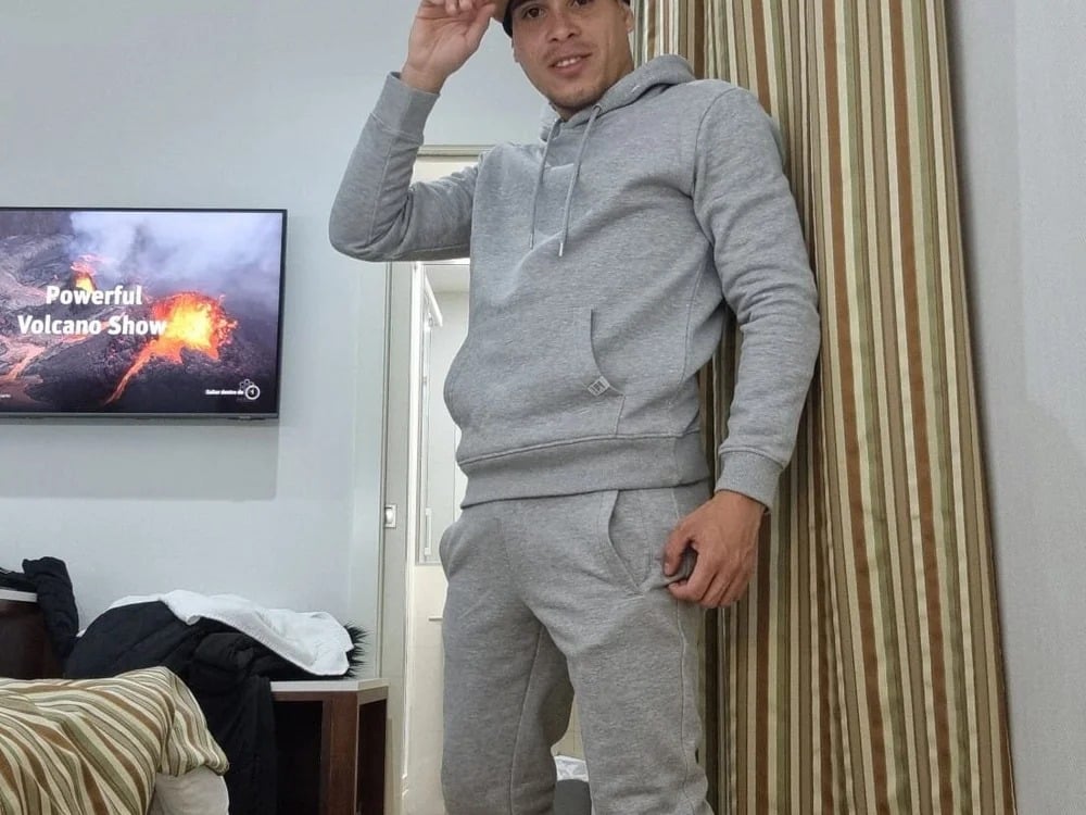 Axel__fierro Chatroom