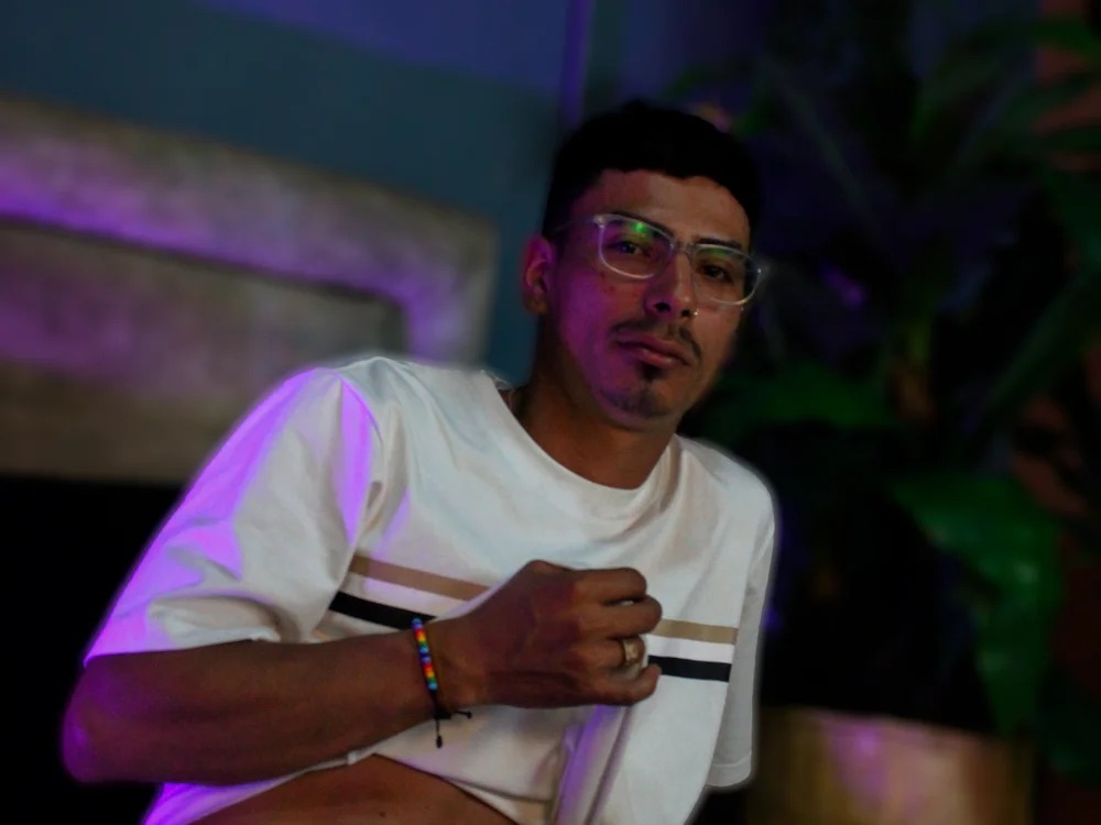Axel_saenzz Chatroom