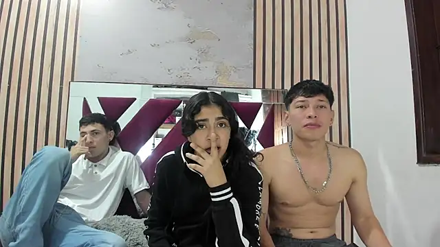 AymiAndDani Chatroom