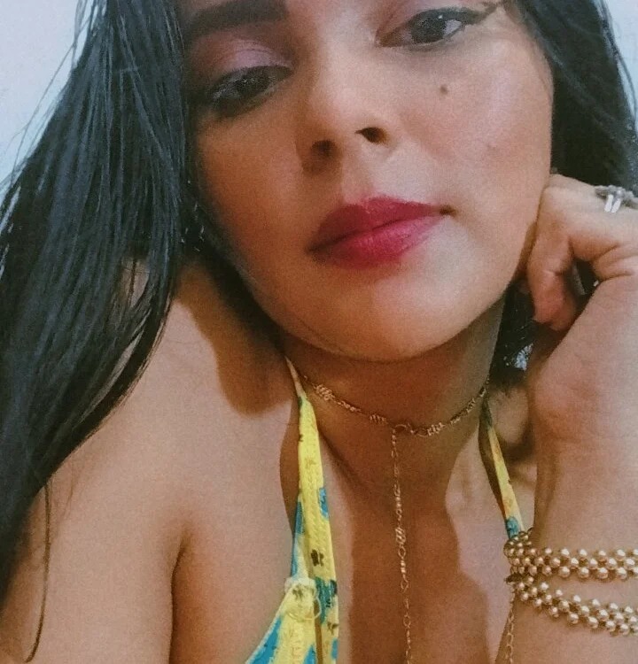 Aymi_Phone Chatroom