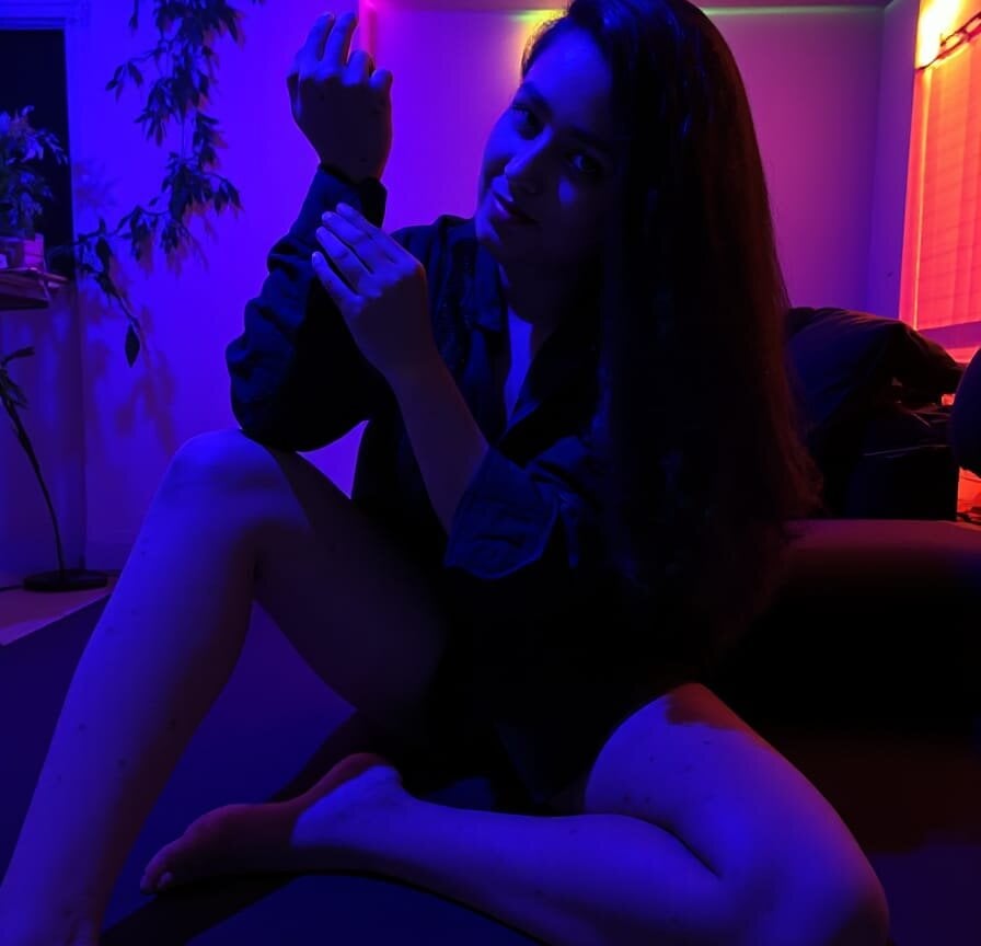 Aysliesabela Chatroom