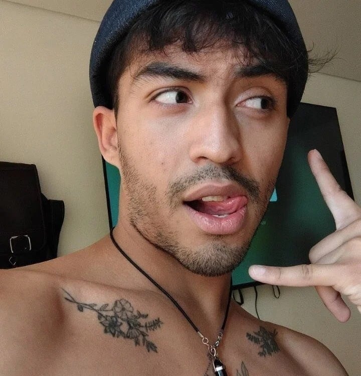 Aziel_Jenner Chatroom