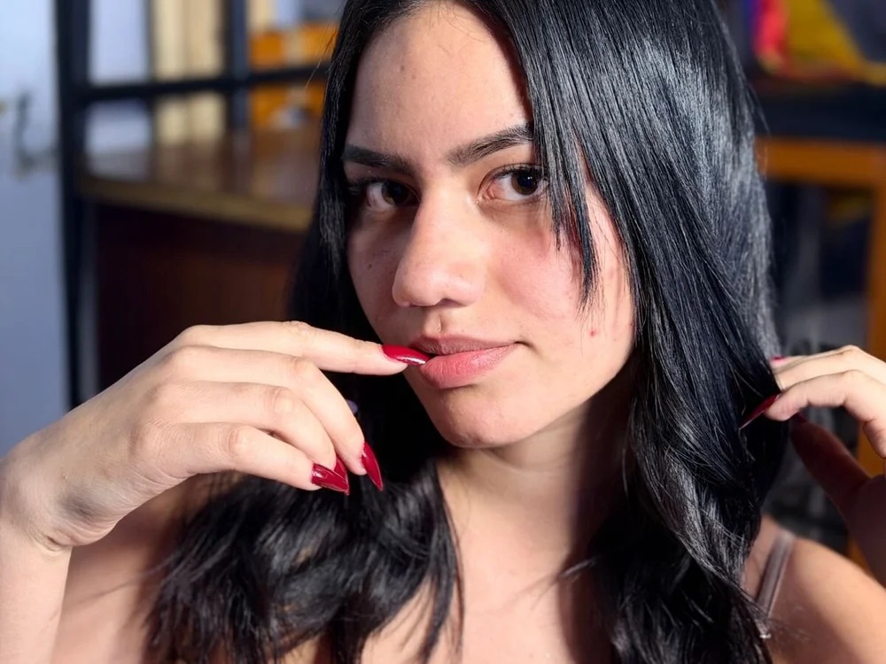 Azul_Jones_ Chatroom