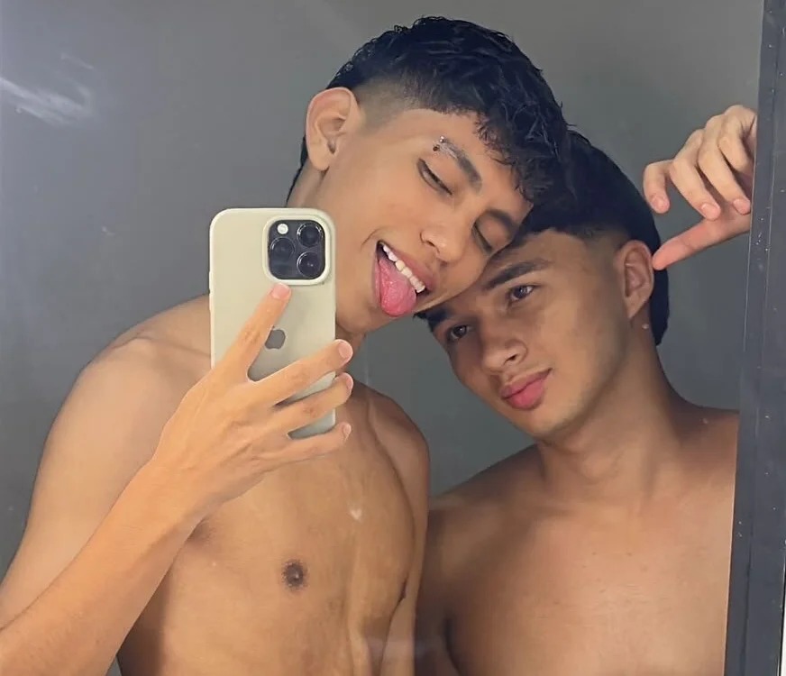 BABYYcouple Chatroom