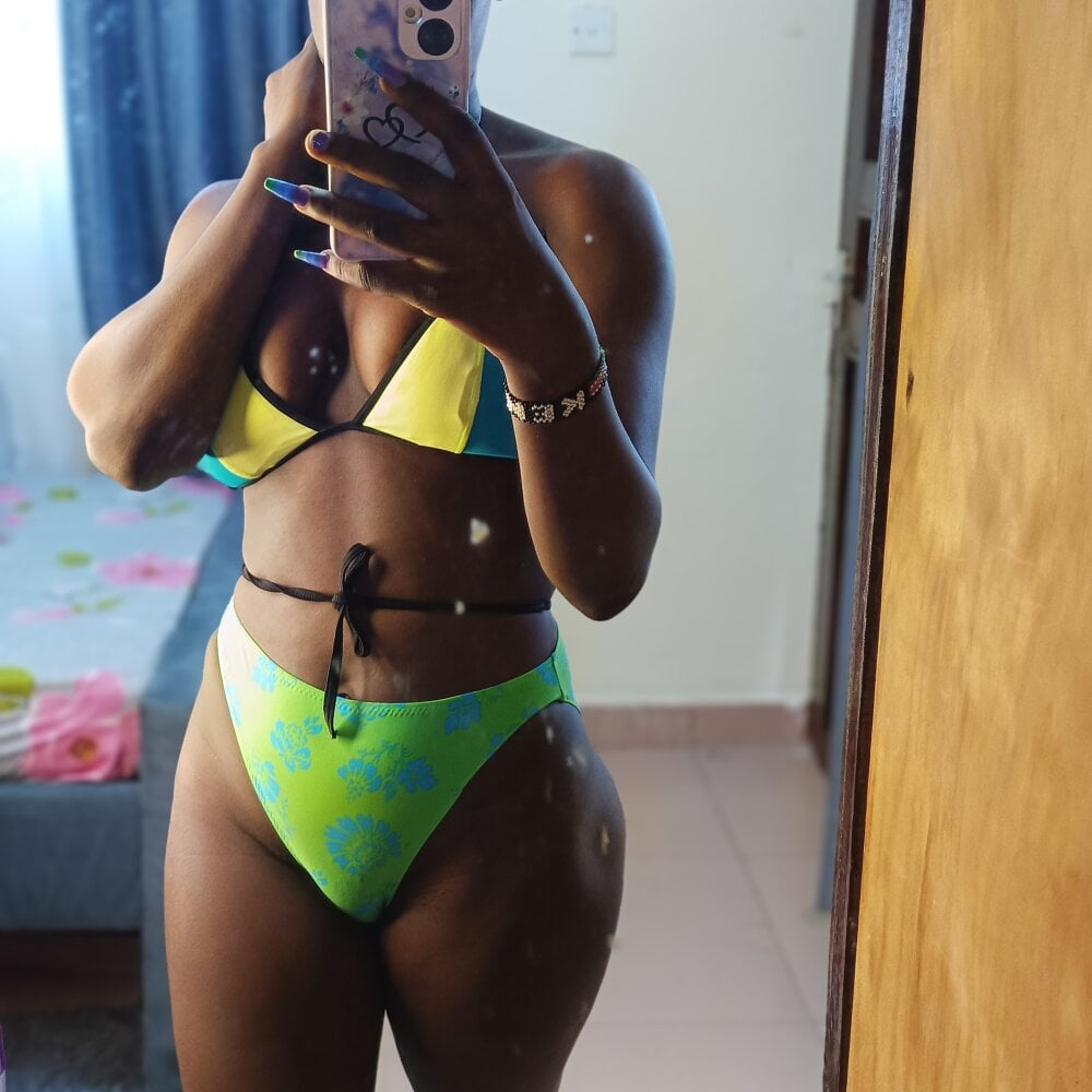 BLACCK_MELANIN Webcam Profile Picture BLACCK_MELANIN Chatroom
