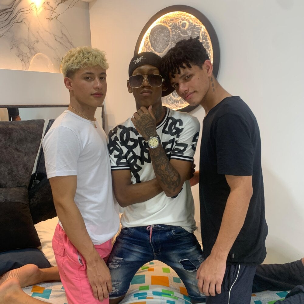 BLACK_GUYS_HOT Chatroom