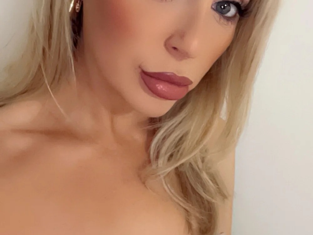 Babe_blond Chatroom