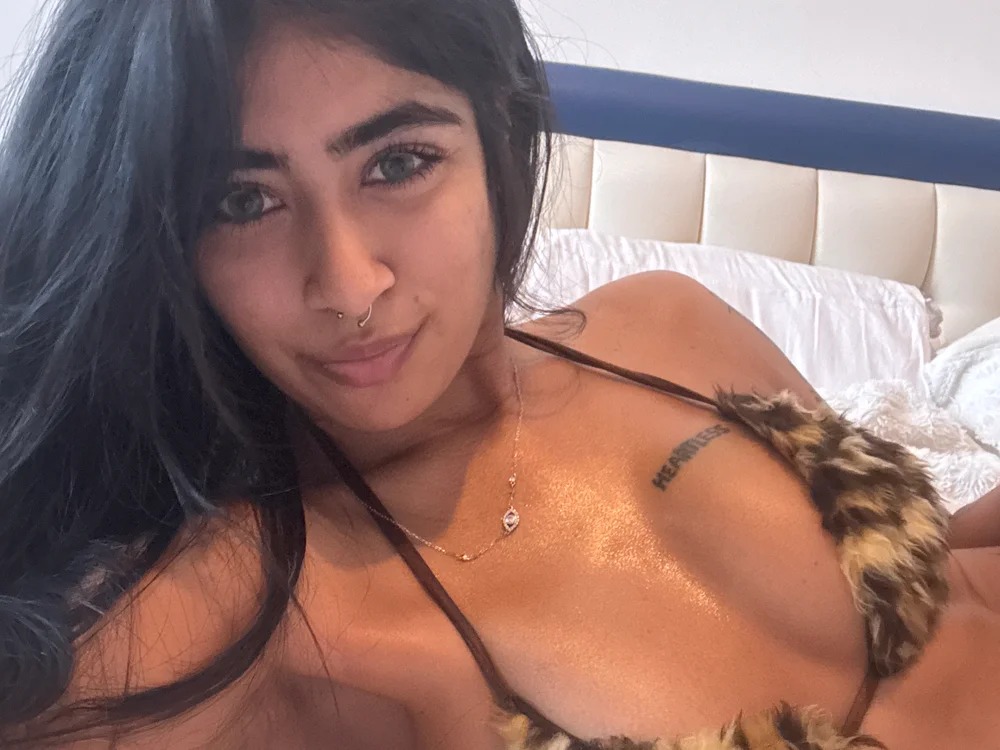 BadGalViVi Chatroom
