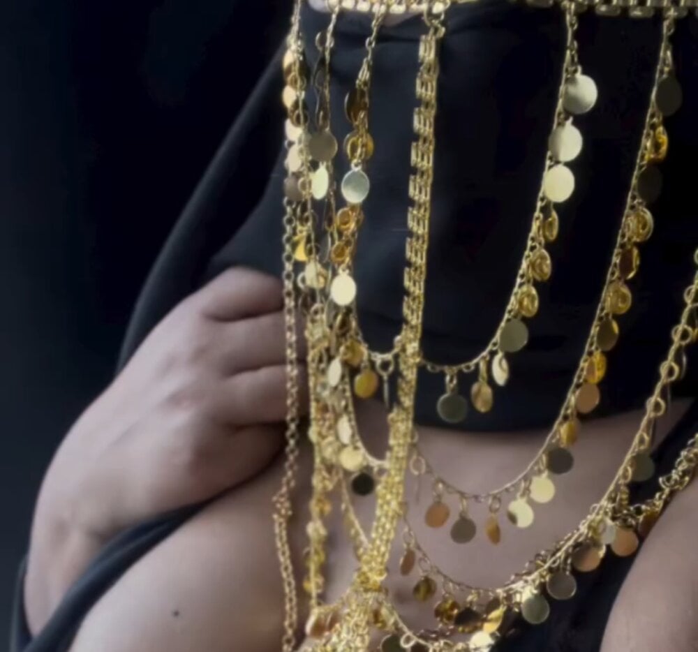 Badmash_Bhabhi Chatroom