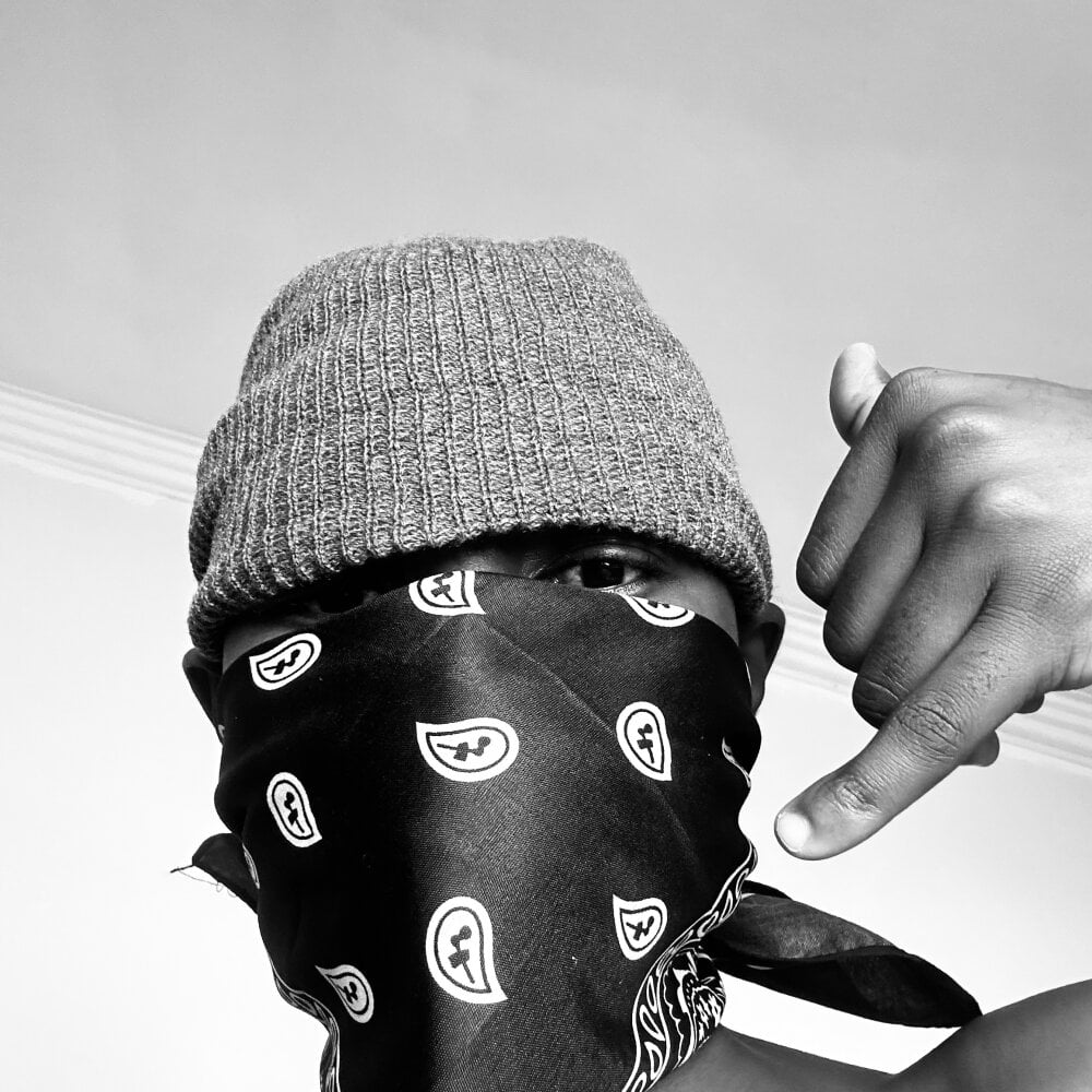 Bandana-Lad Chatroom