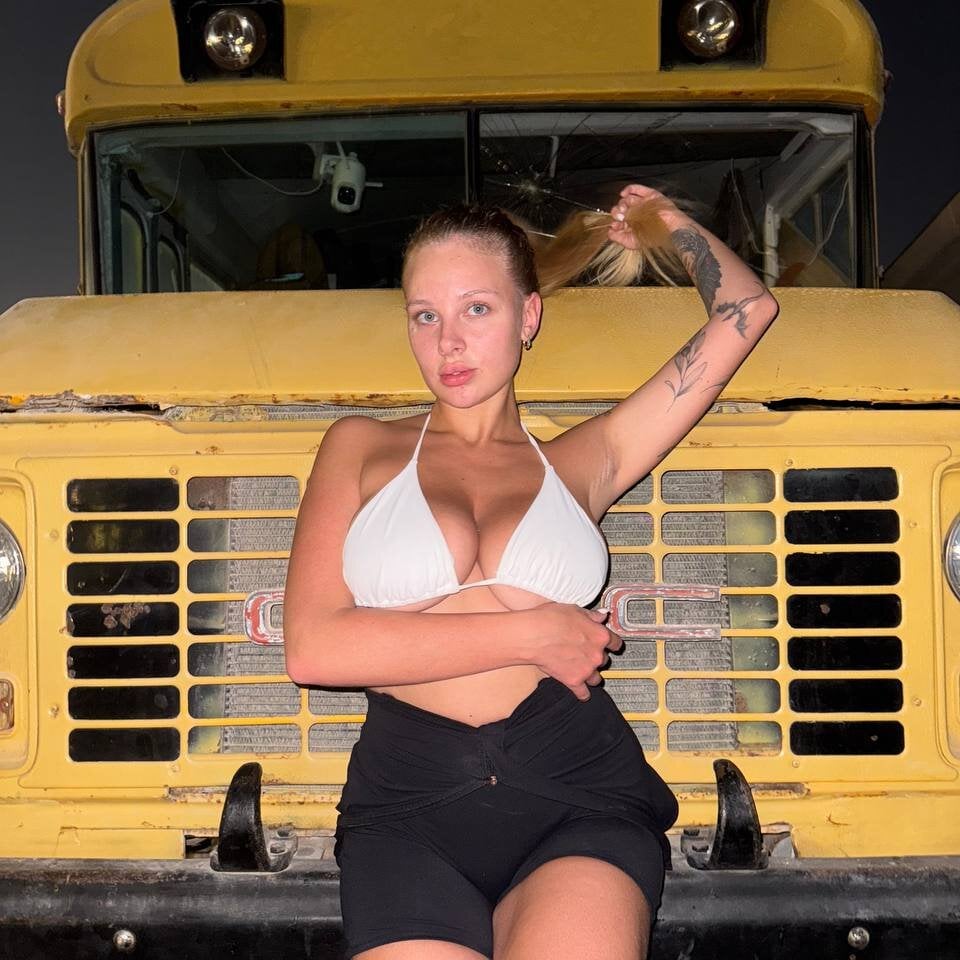 Barbara_Babe Chatroom