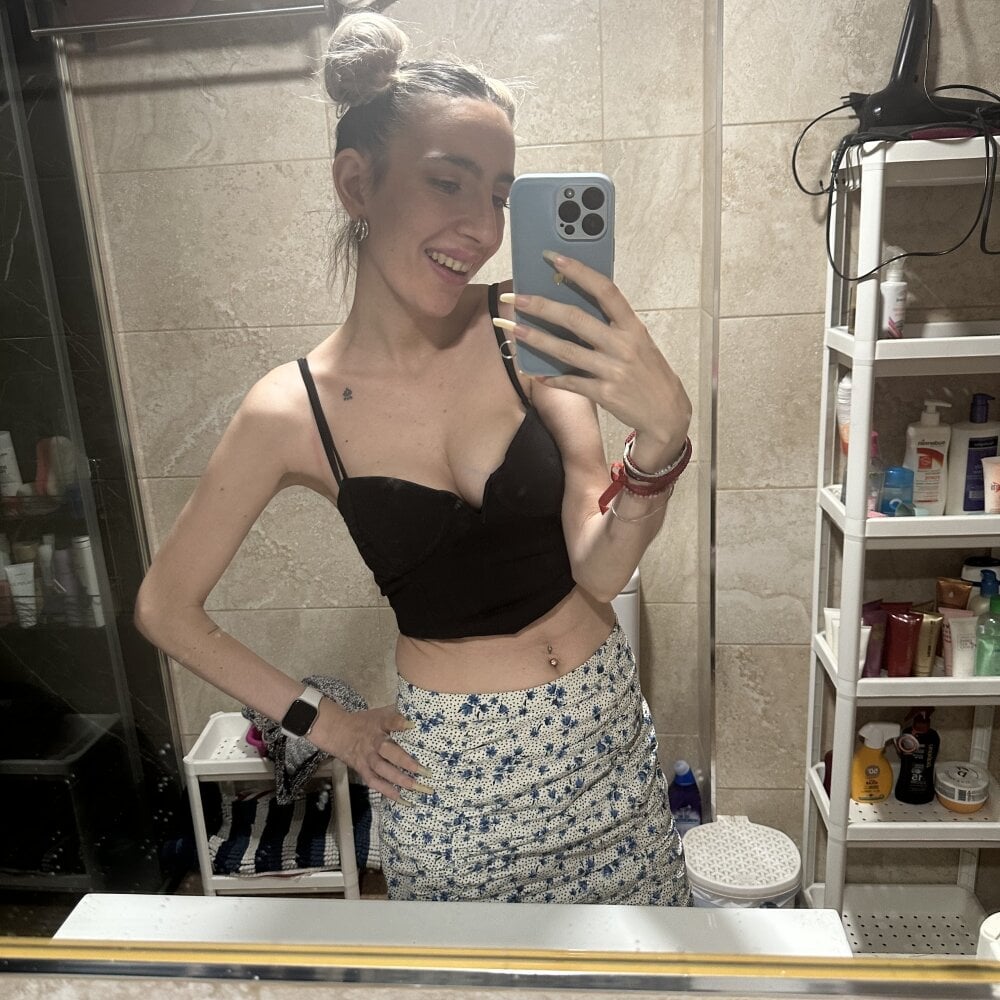 BarbieBlondieGirl Chatroom