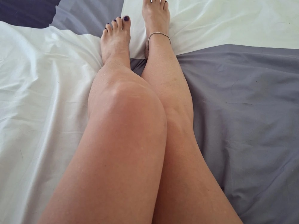 BareLegs21 Chatroom