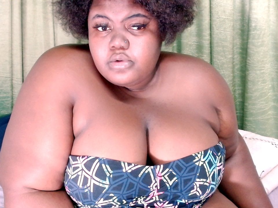 BbwEbonyQueen95 Chatroom