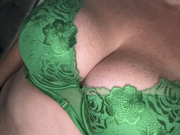 bbwgreeneyes69's Live Webcam bbwgreeneyes69
