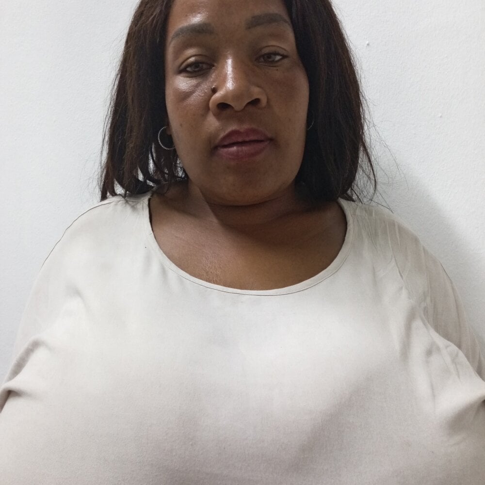 BeautifulBustySA Chatroom