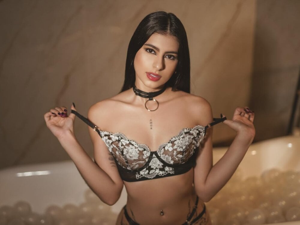 BellaConnorX Chatroom