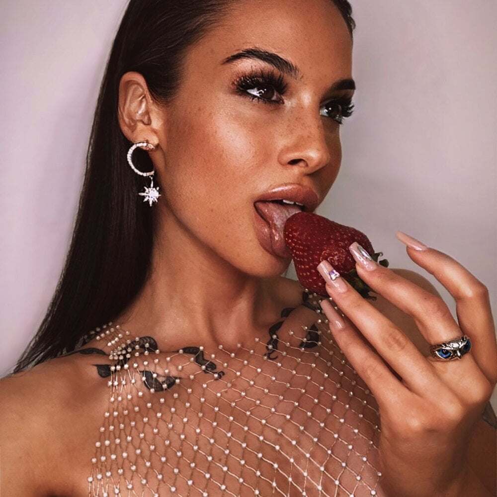 BellaKarma Chatroom