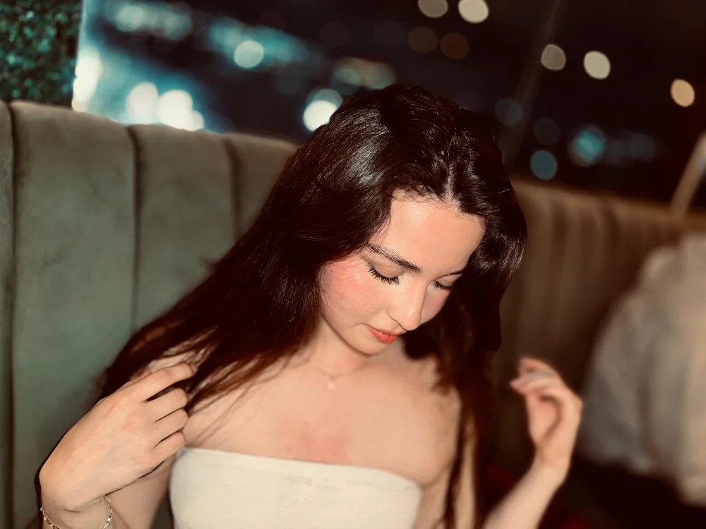 Bella_Velvet0 Chatroom
