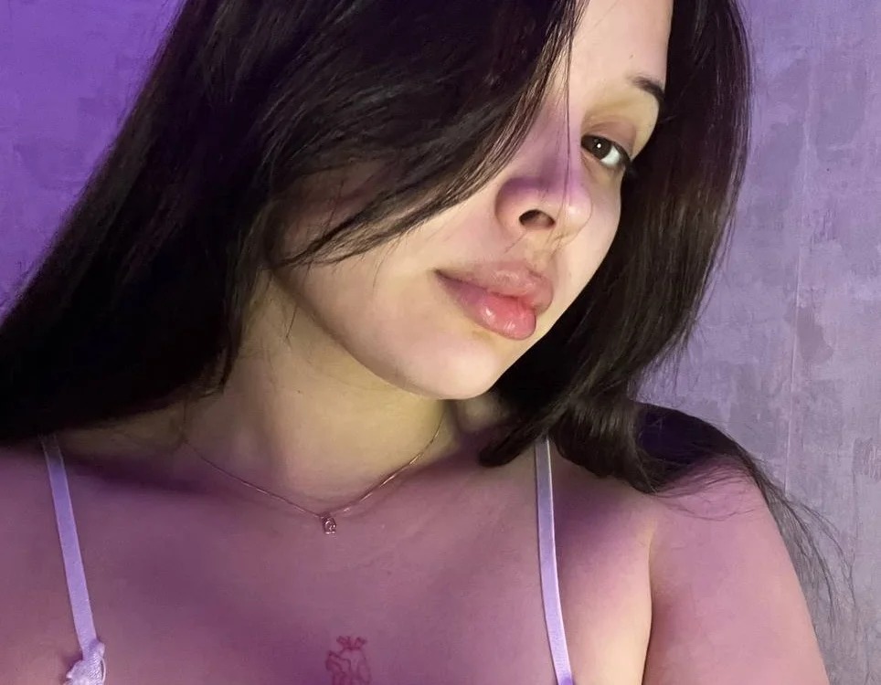 Bella_sunray Chatroom