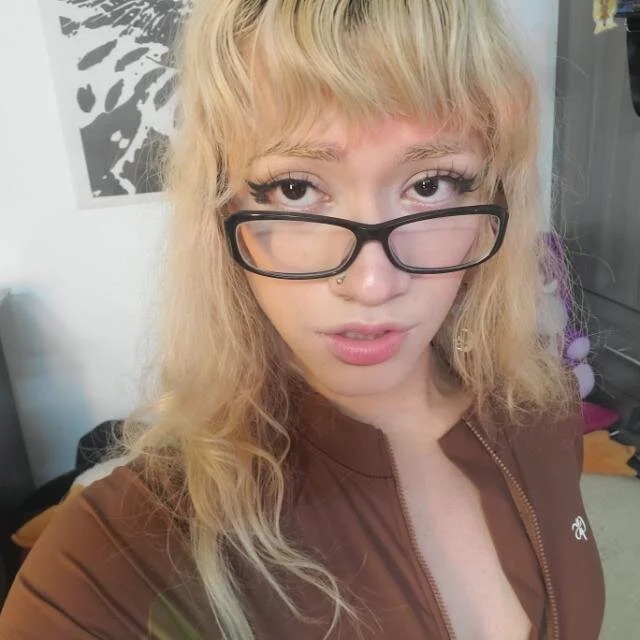 Belle_Kitte Chatroom