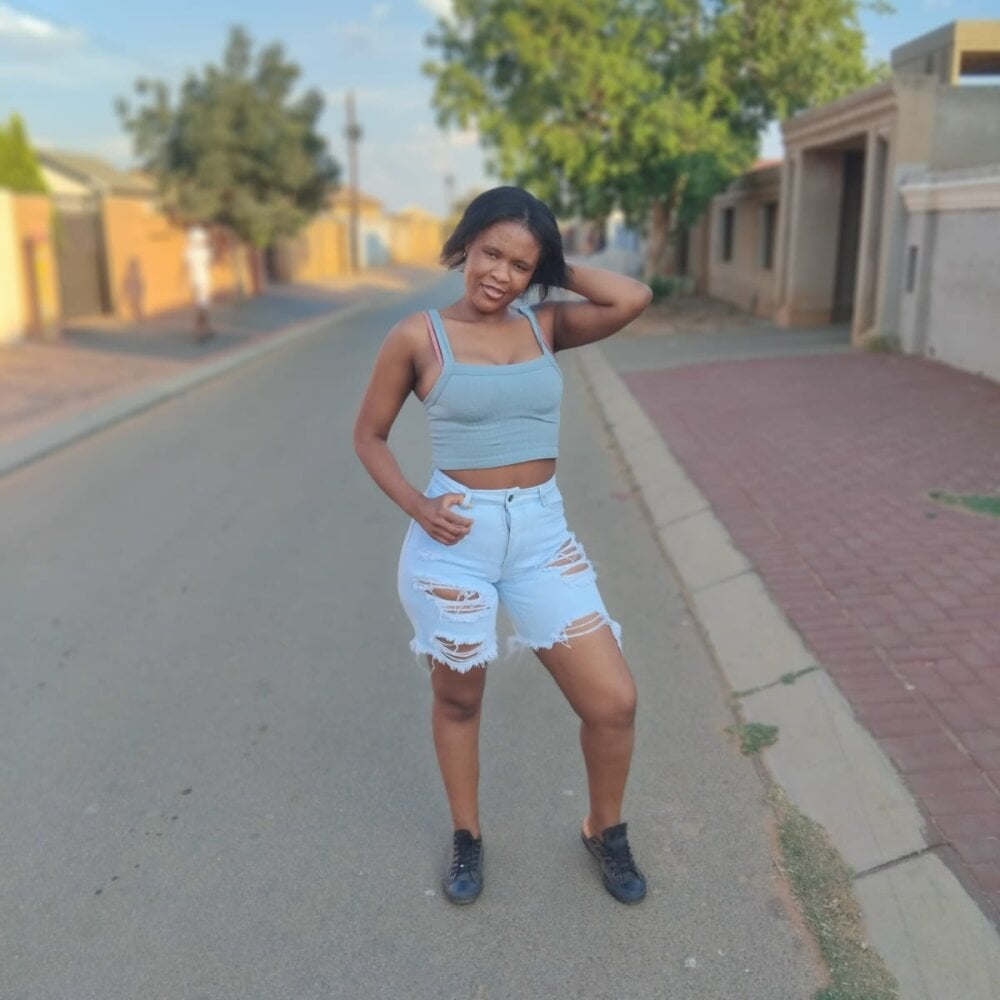 BendMeOverXX Chatroom