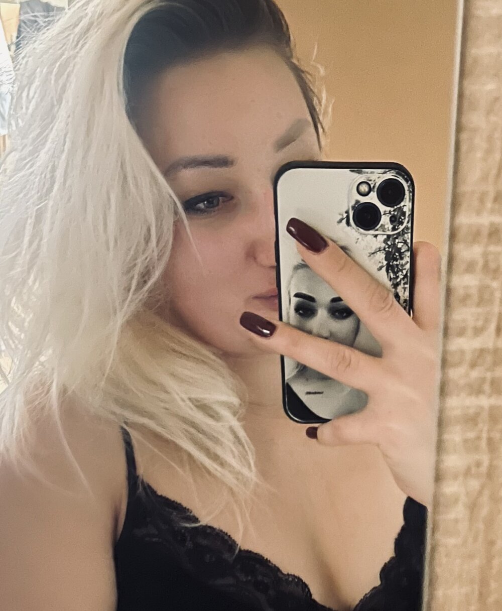 Betsy_Minnie Chatroom