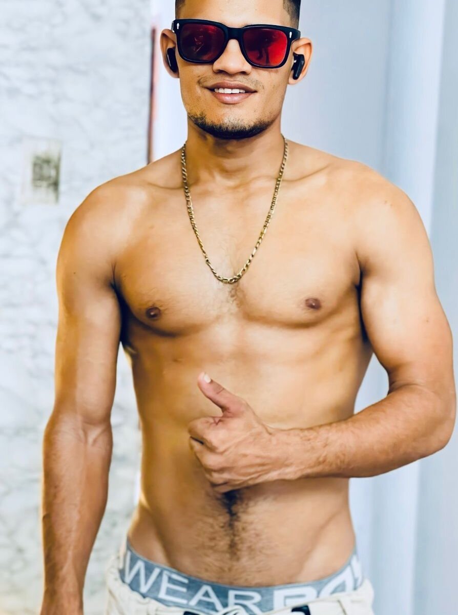 Bi_Pleasure Chatroom