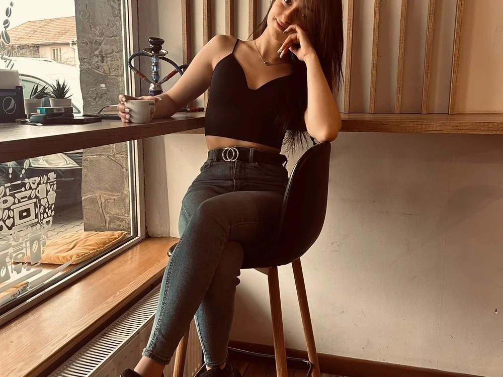 BiancaCharm Chatroom