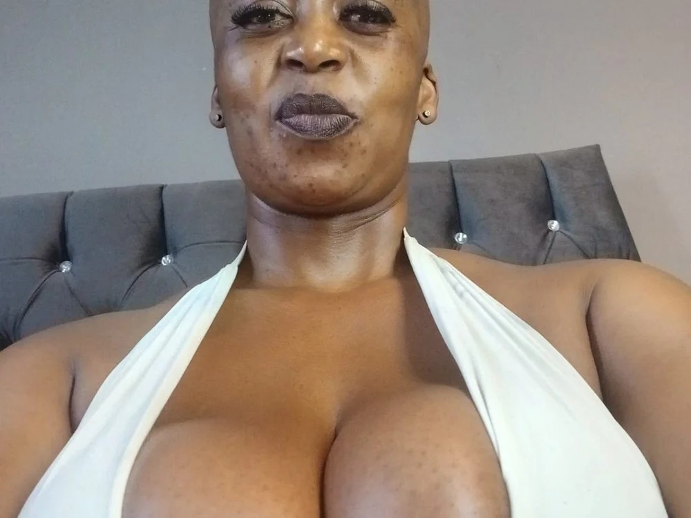Big_BooBx Chatroom