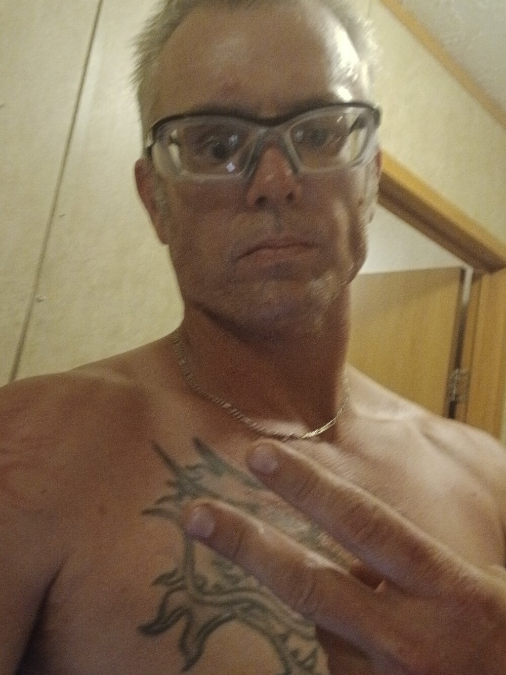 Billysch@xh Chatroom