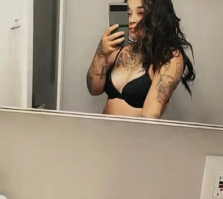 Black_roseee Webcam Profile Picture Black_roseee Chatroom