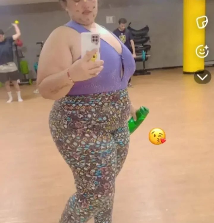 Boobs_chuvy Chatroom