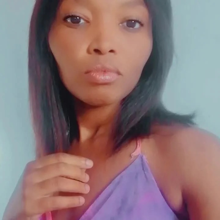 Bootyylious87 Chatroom